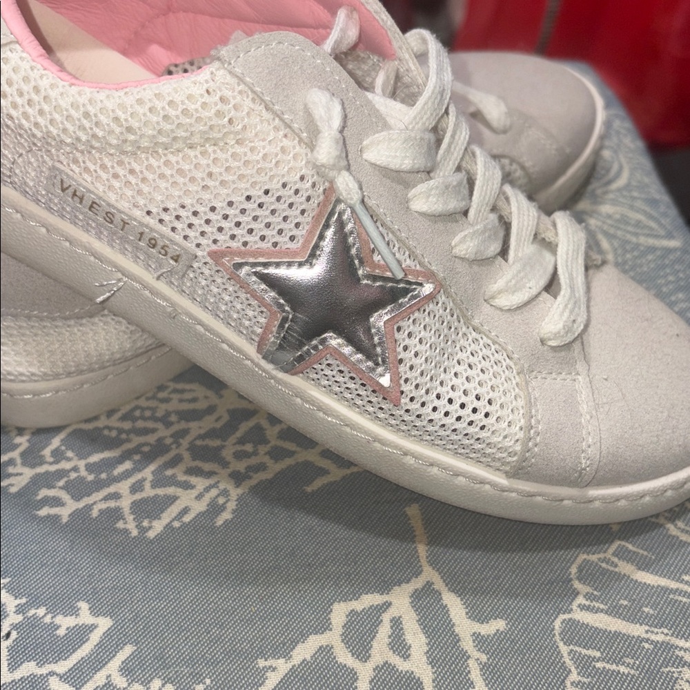 VINTAGE HAVANA Free - Star Perforated Lace Up Sneakers - Silver, Grey, Pink - Picture 3 of 15